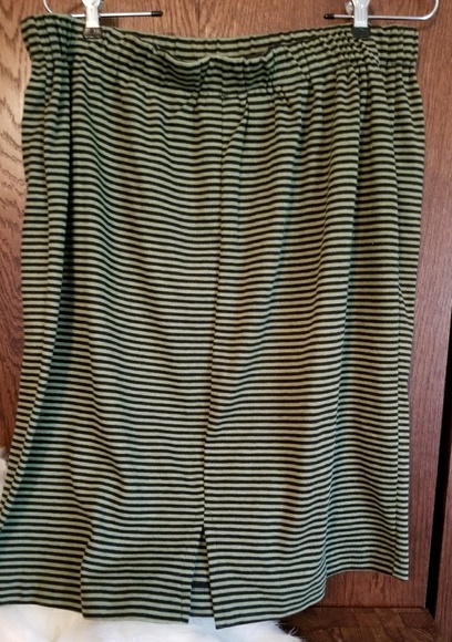 Anna G black/green stripped skirt - Picture 2 of 2